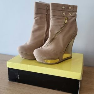 Mallika-17 Liliana Wedge Booties